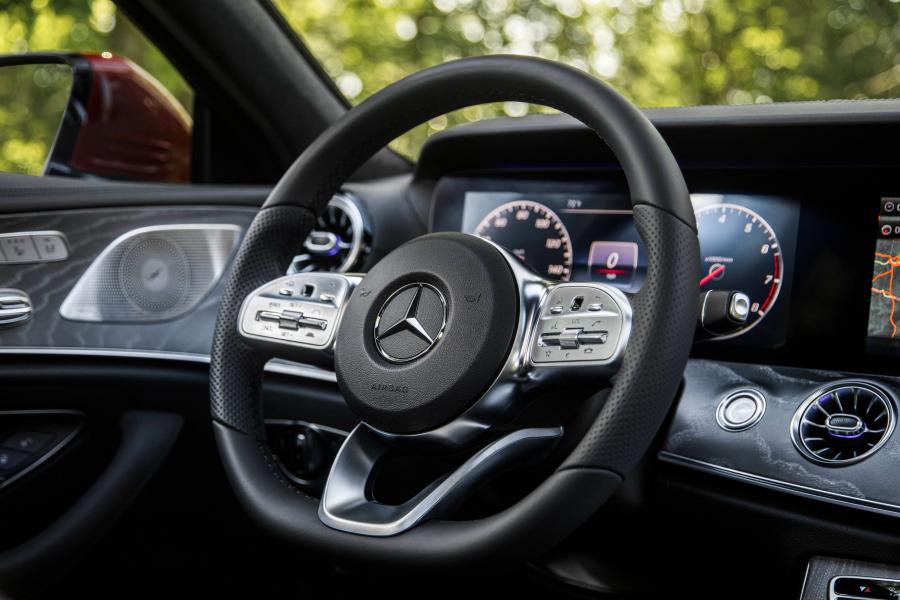 Панель приборов Mercedes-Benz CLS450 AMG Line (C257) 2018 года  (NA) (фото 29 из 46)